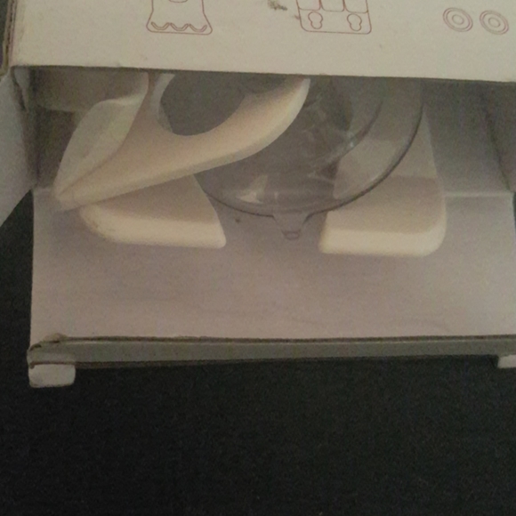 Wavehooks. Bathtub wine glass holder. New in box - Picture 5 of 8